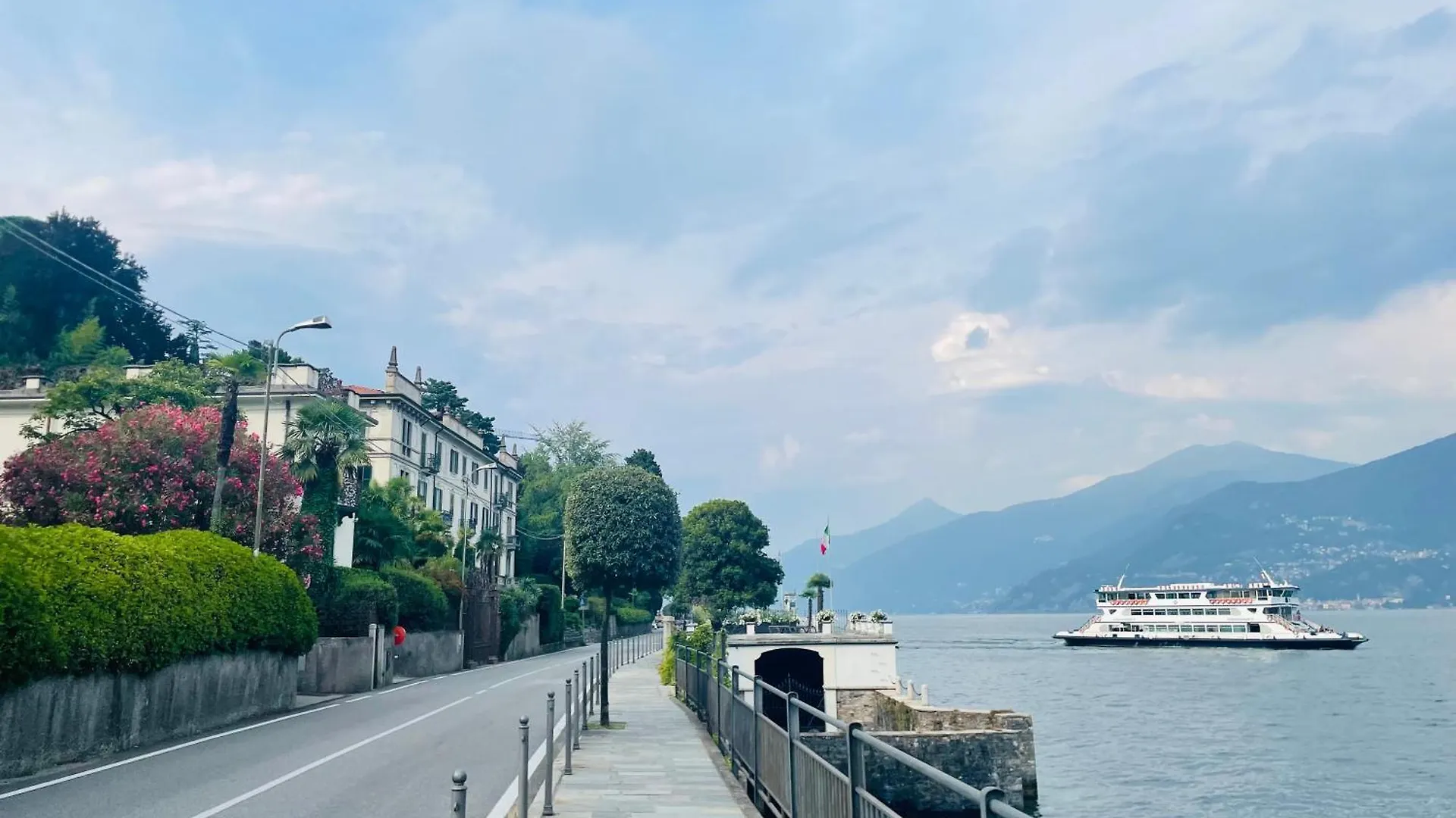 Cadenabbia Lake Front View Suite 0*,